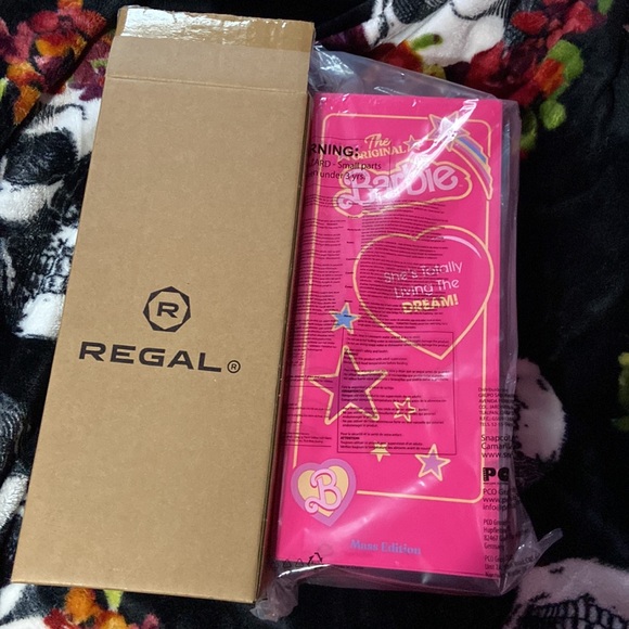 Barbie Movie Limited Edition  Regal Box Popcorn Tub NWT - Picture 7 of 7